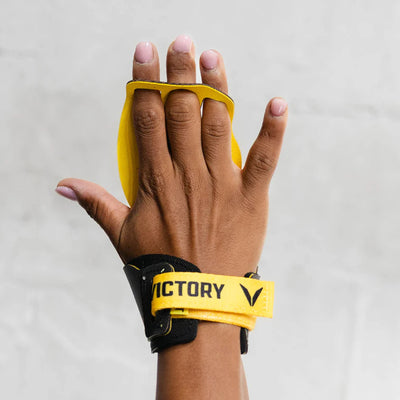 V Series Women's Conquer 3-finger